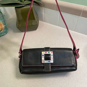 DOONEY AND BOURKE HANDBAG BLACK AND PINK